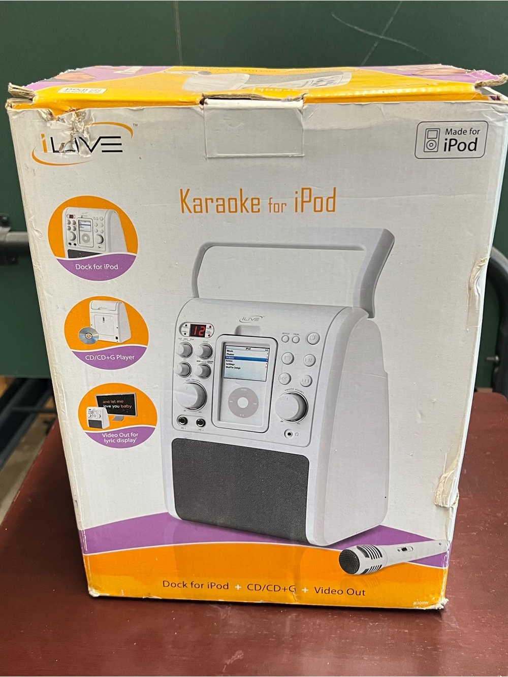 Vintage iLive Karaoke Machine for Ipod Portable CD/CD+G Player with Microphone